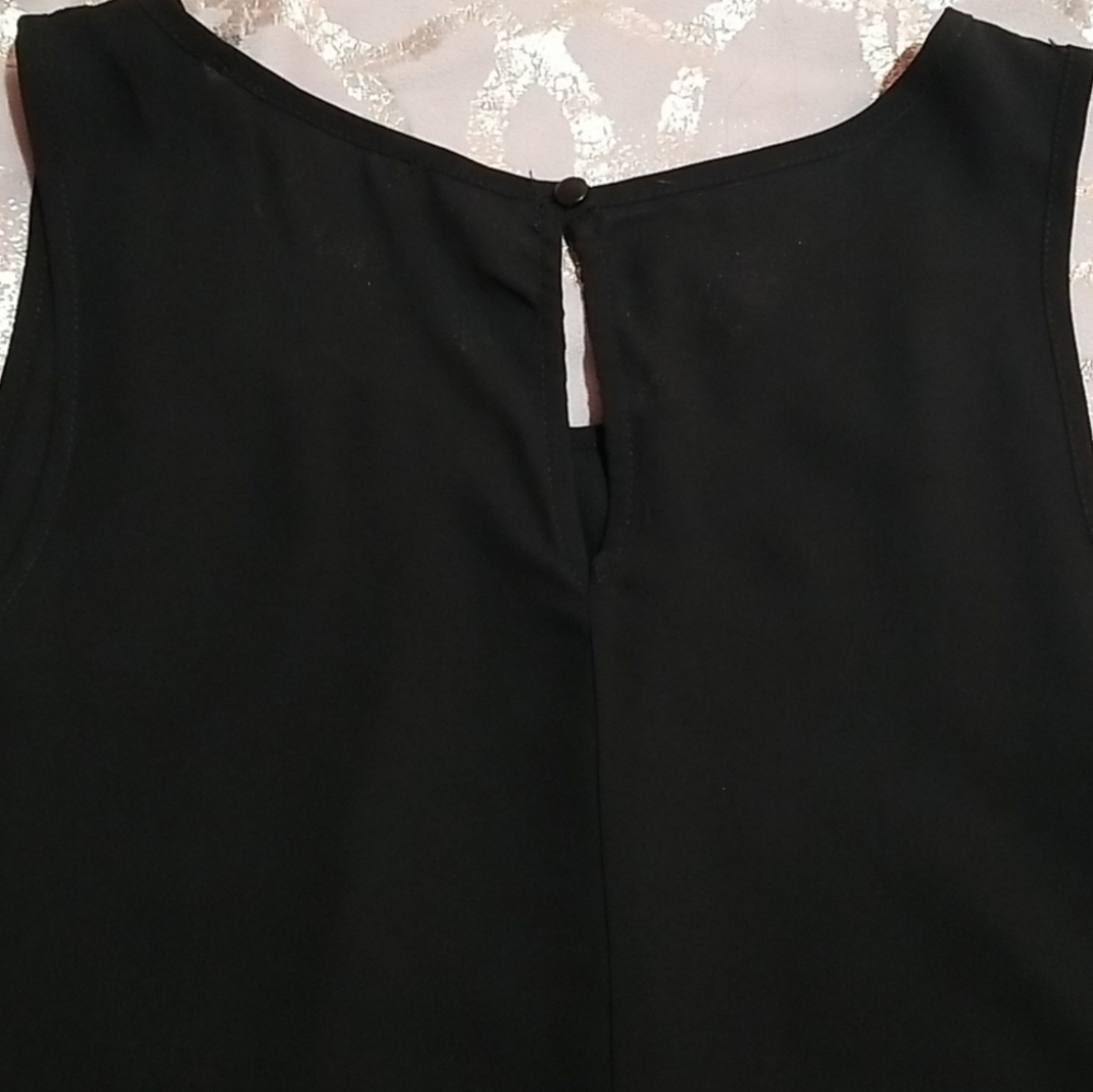 Lush Black Sleeveless Relaxed Tank Top - Picture 4 of 5